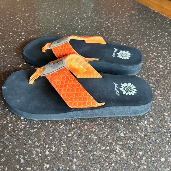Yellow Box Flip Flops Orange Womens Size 7.5 Casual - Picture 7 of 7